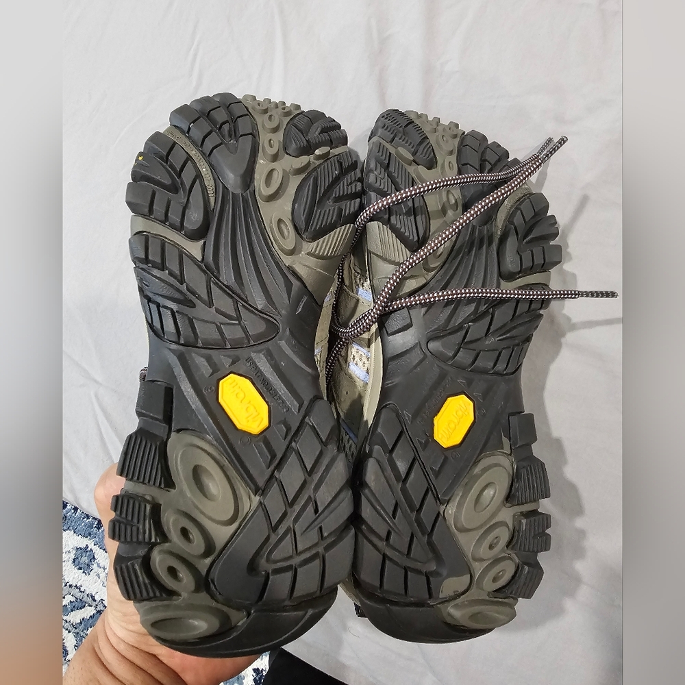 Merrell Like New - Picture 3 of 7